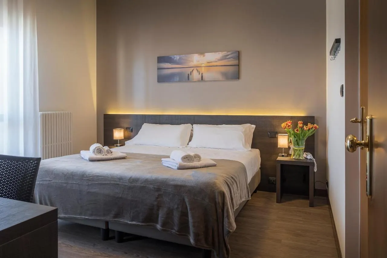 Hotel Gardenia סירמיונה