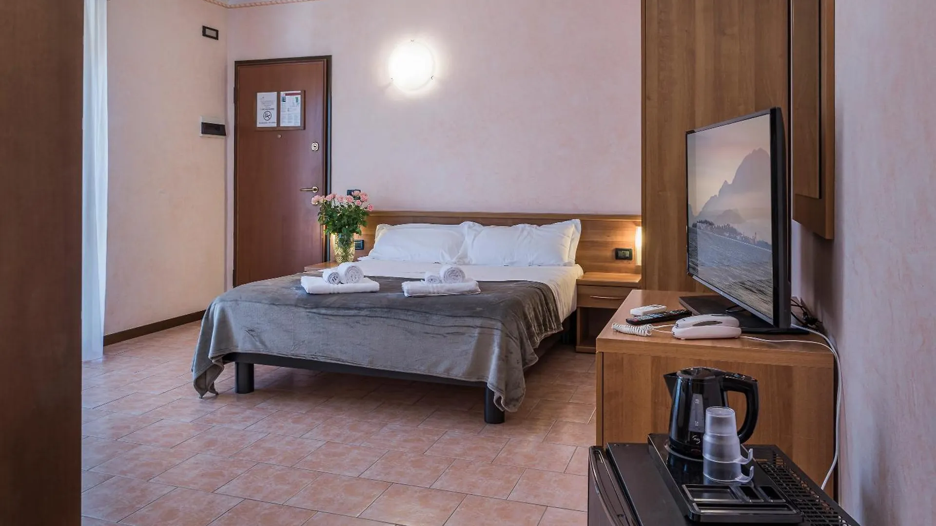 Hotel Gardenia סירמיונה