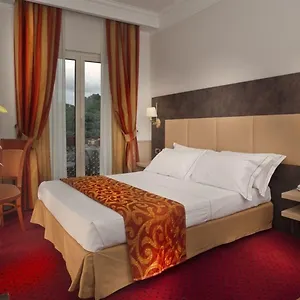 Pinewood 4*, Roma Itália