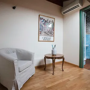 https://loft-mirano.hotelinveneto.com