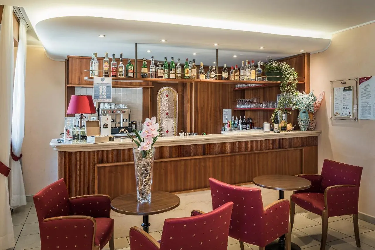 Hotel Gardenia Sirmione 3*,  Italia